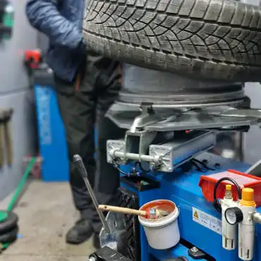 Виїзд мастера для ремонту колеса