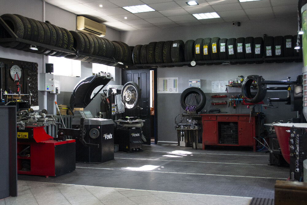 Мобільний та стаціонарний шиномонтаж