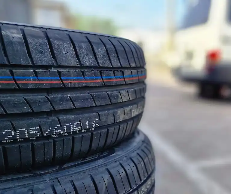 Зберігання шин у спеціально обладнаному складі