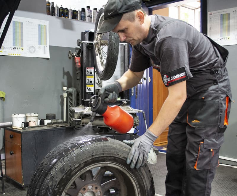 Ремонт шин у Дніпрі - компанія 20 дюймів