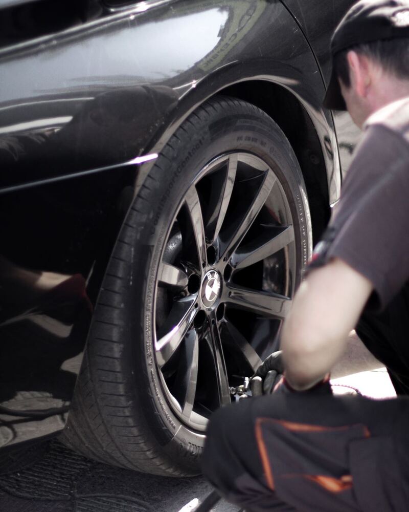 Відкручування секретних болтів без пошкоджень