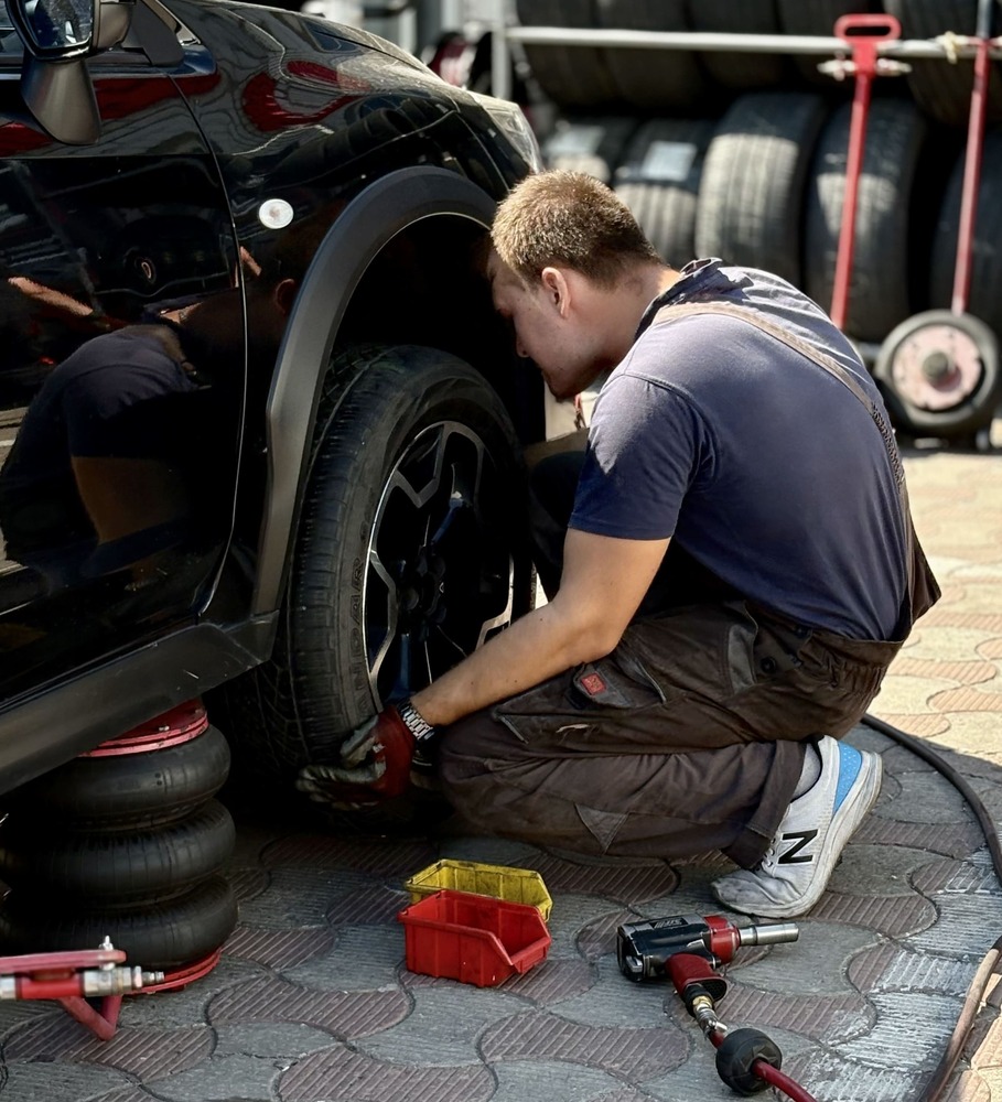 Заміна шин на місці в компанії "20 Дюймів"